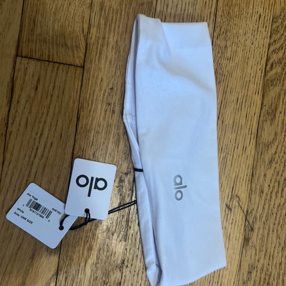 Alo Running Package - Picture 6 of 9